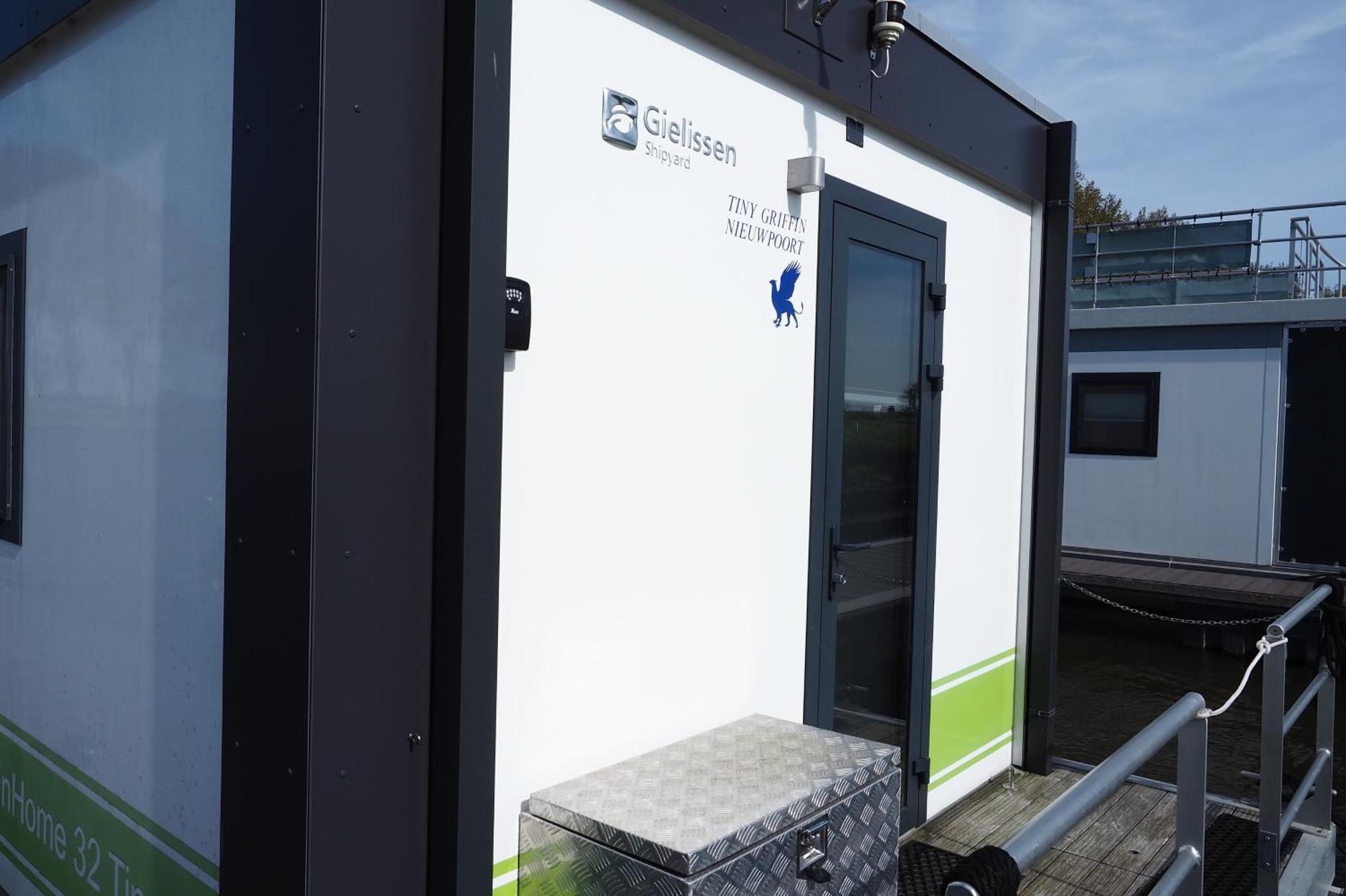 Houseboat Tiny Griffin Hotell Nieuwpoort Exteriör bild